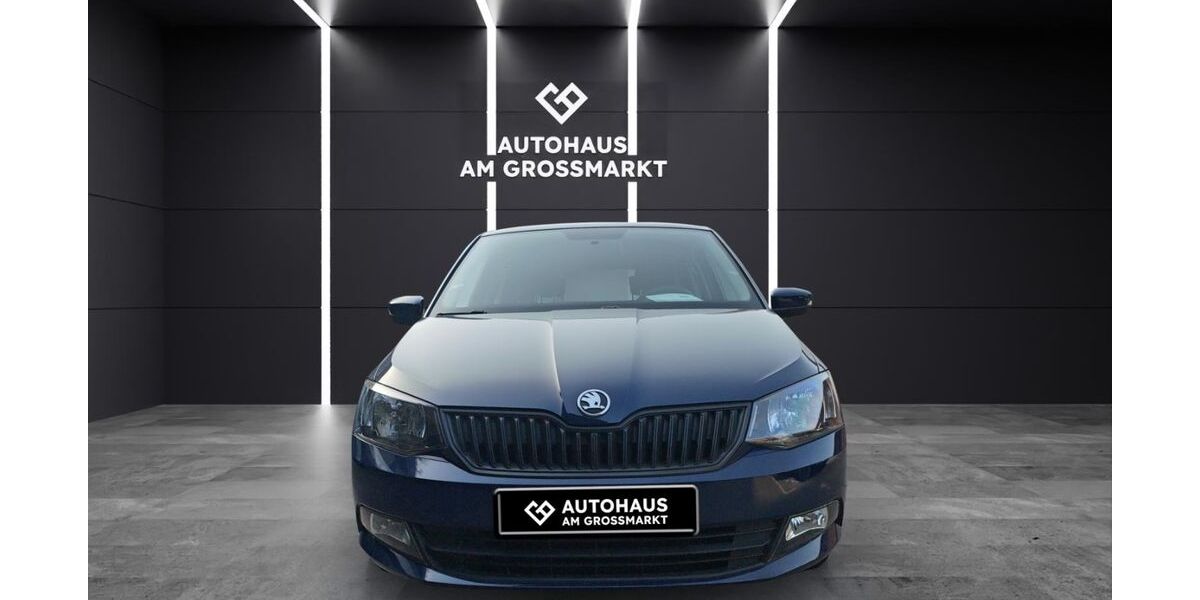 Skoda Fabia 92.690 km 9.900 &euro; Duisburg 47059