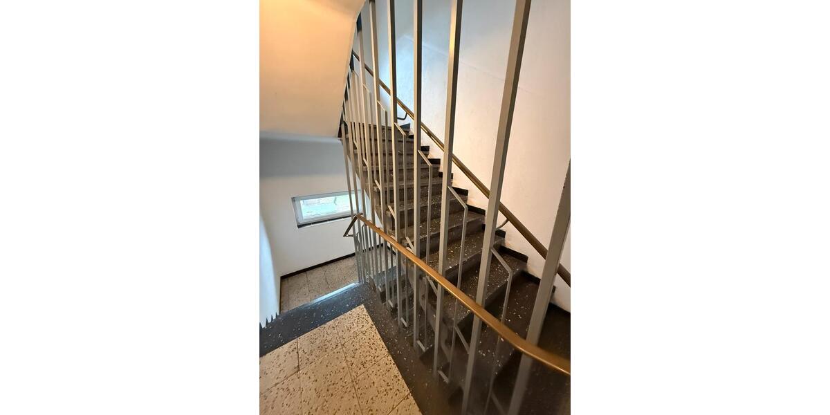 Dachgeschoßwohnung Duisburg Duisburg-Mitte - 3.5 Zimmer, 65 m&sup2;, 130.000&euro; | Angebot:25908168