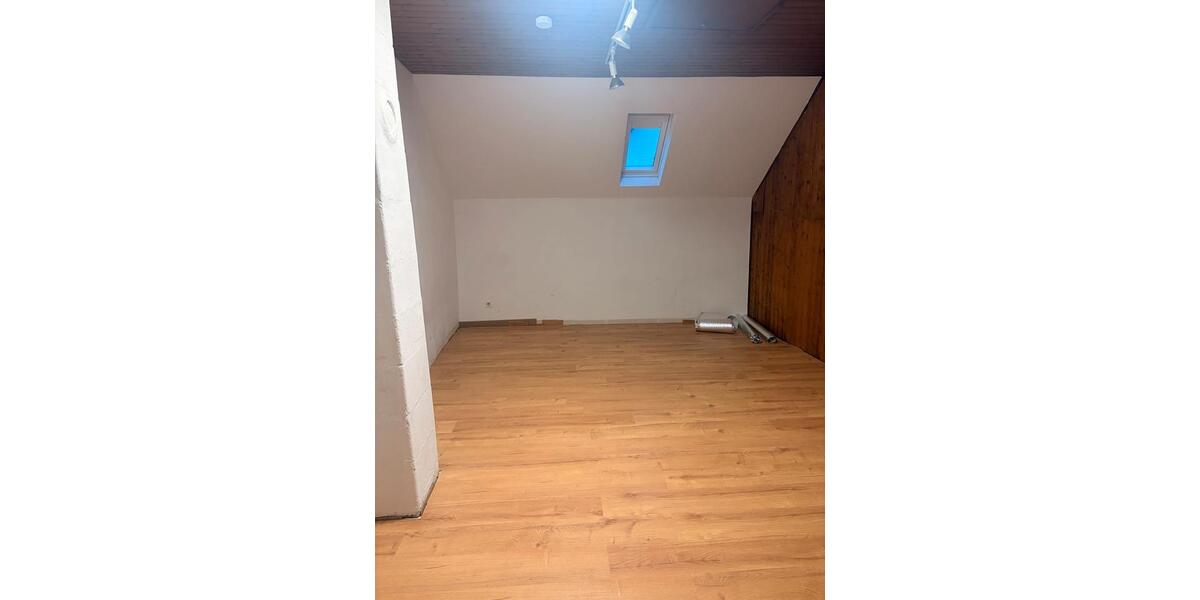 Etagenwohnung Kaarst - 4 Zimmer, 138 m&sup2;, 1.050&euro; | Angebot:25616668