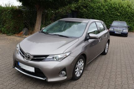 Toyota Auris 225.000 km 6.000 &euro; Düsseldorf 40489