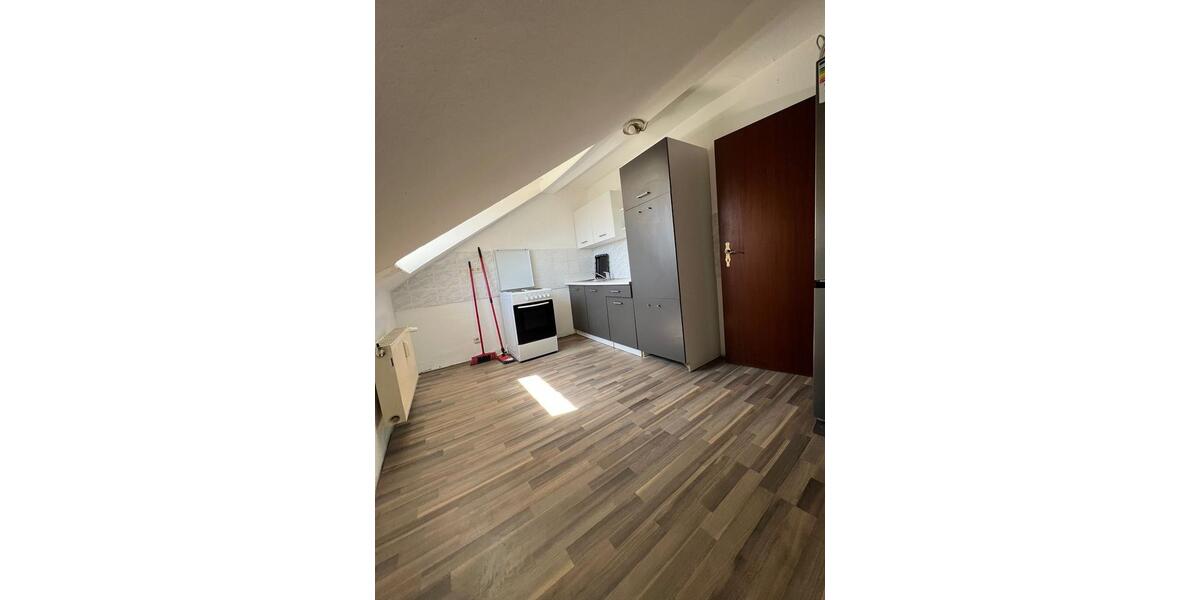 Dachgeschoßwohnung Duisburg Duisburg-Mitte - 3 Zimmer, 70 m&sup2;, 400&euro; | Angebot:26677989