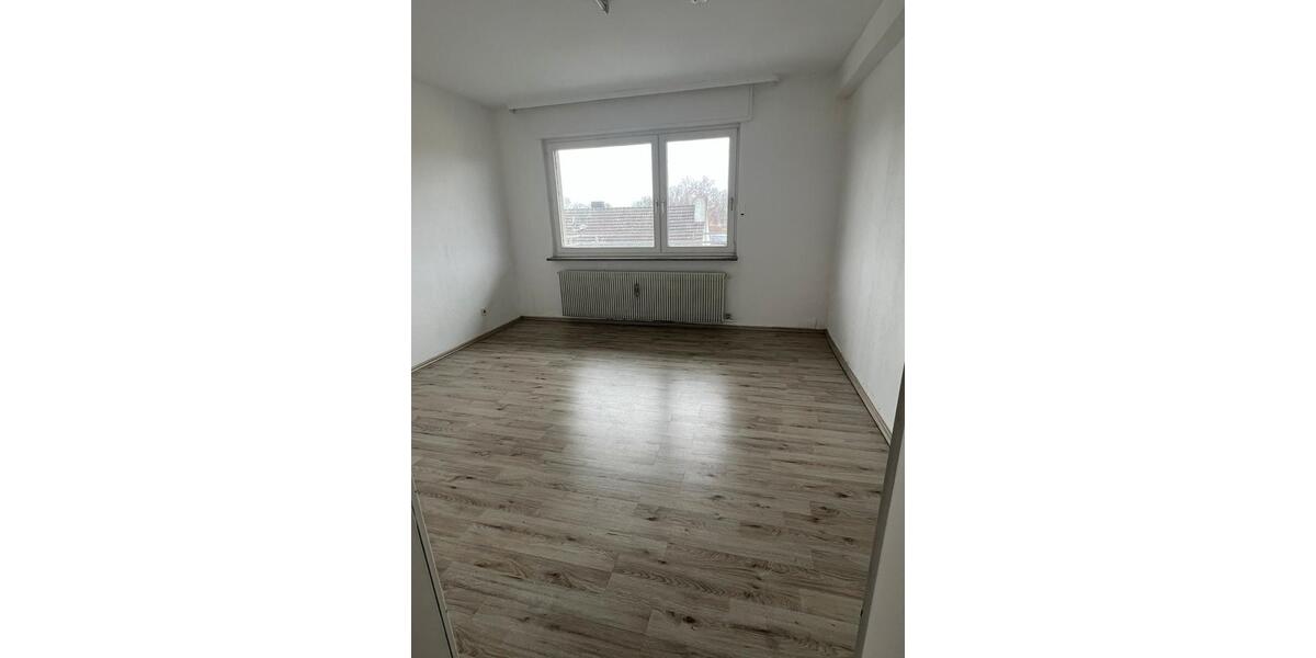 Etagenwohnung Oberhausen - 2 Zimmer, 67 m&sup2;, 495&euro; | Angebot:25103860