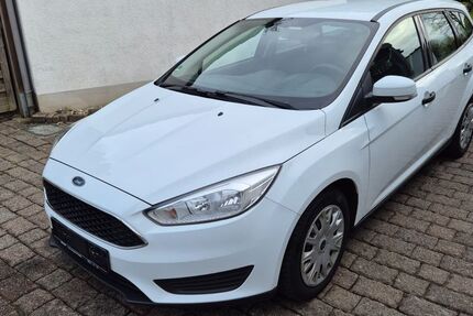 Ford Focus 224.469 km 3.199 &euro; Essen 45239