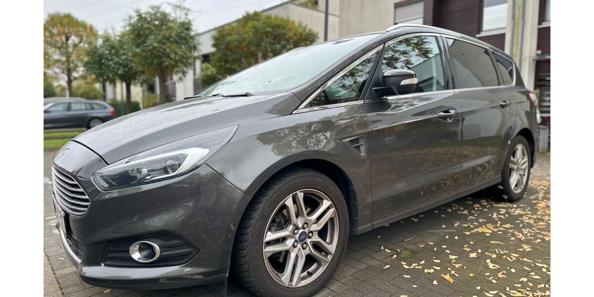 Ford S-Max 98.000 km 22.500 &euro; Düsseldorf 40591