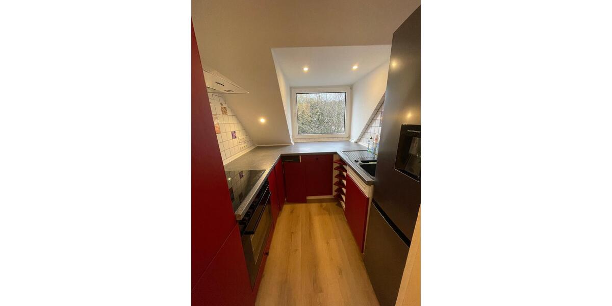 Dachgeschoßwohnung Essen Stadtbezirk III - 3 Zimmer, 55 m&sup2;, 590&euro; | Angebot:25811924