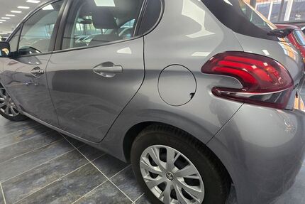 Peugeot 208 62.300 km 8.200 &euro; Neuss 41469