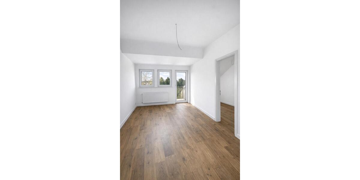 Dachgeschoßwohnung Duisburg Angerhausen - 4 Zimmer, 85 m&sup2;, 930&euro; | Angebot:26040259
