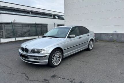 BMW 318 140.000 km 3.200 &euro; Neuss 41468
