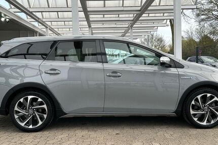 Toyota Auris Touring Sports 148.000 km 16.950 &euro; Dinslaken 46539
