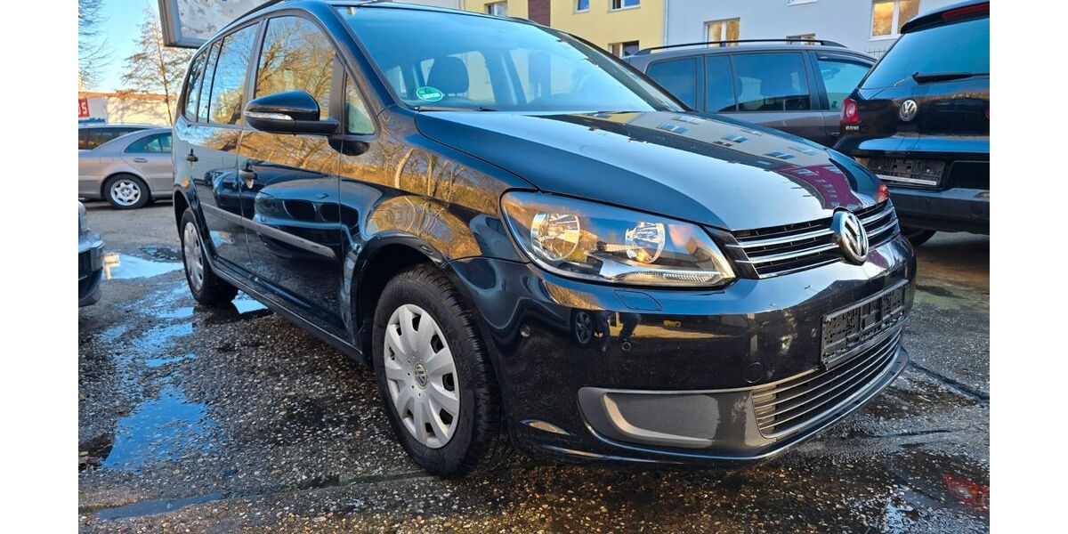 VW Touran 210.000 km 5.600 &euro; Essen 45144