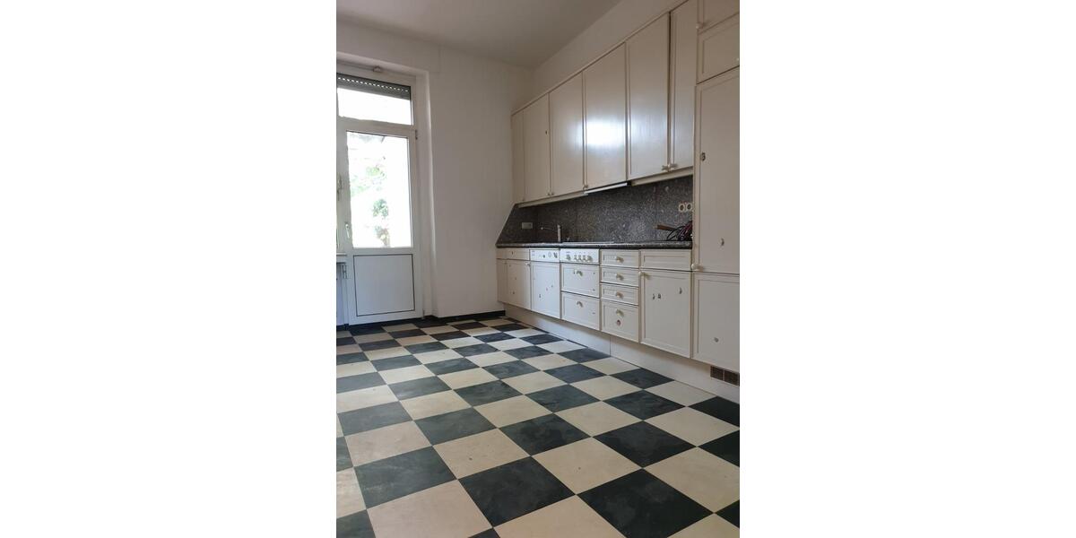 Etagenwohnung Duisburg Mittelmeiderich - 5 Zimmer, 159 m&sup2;, 1.110&euro; | Angebot:25163793