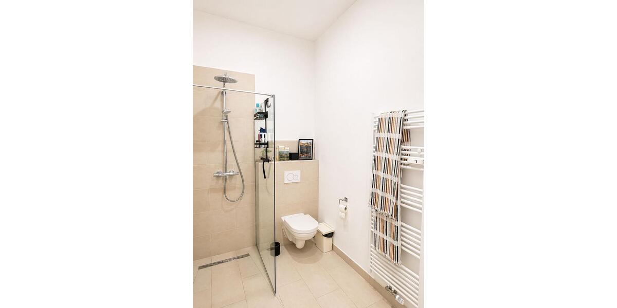 Etagenwohnung Düsseldorf Oberbilk - 3 Zimmer, 118 m&sup2;, 2.200&euro; | Angebot:26327038