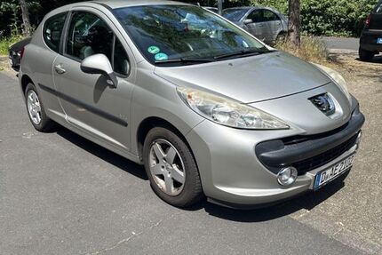 Peugeot 207 151.000 km 3.200 &euro; Düsseldorf 40595