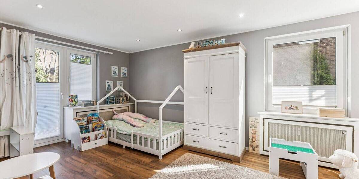 Etagenwohnung Meerbusch Büderich - 3 Zimmer, 122 m&sup2;, 1.850&euro; | Angebot:26742031