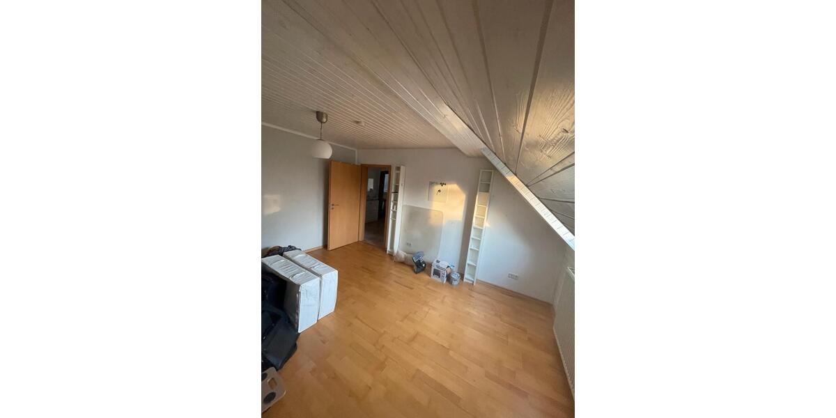 Dachgeschoßwohnung Duisburg Angerhausen - 3 Zimmer, 75 m&sup2;, 800&euro; | Angebot:25839779