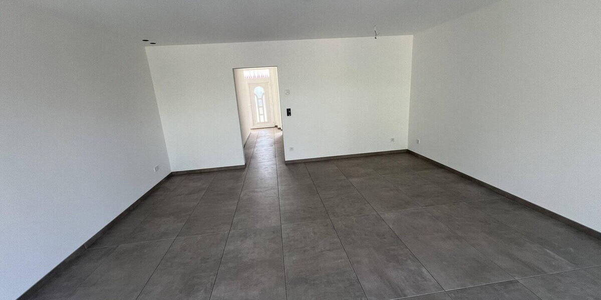 Reihenendhaus Moers Hochstraß - 4 Zimmer, 105 m&sup2;, 1.480&euro; | Angebot:26607336
