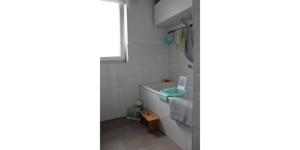Etagenwohnung Neukirchen-Vluyn Neukirchen - 3 Zimmer, 101 m&sup2;, 1.200&euro; | Angebot:26703076