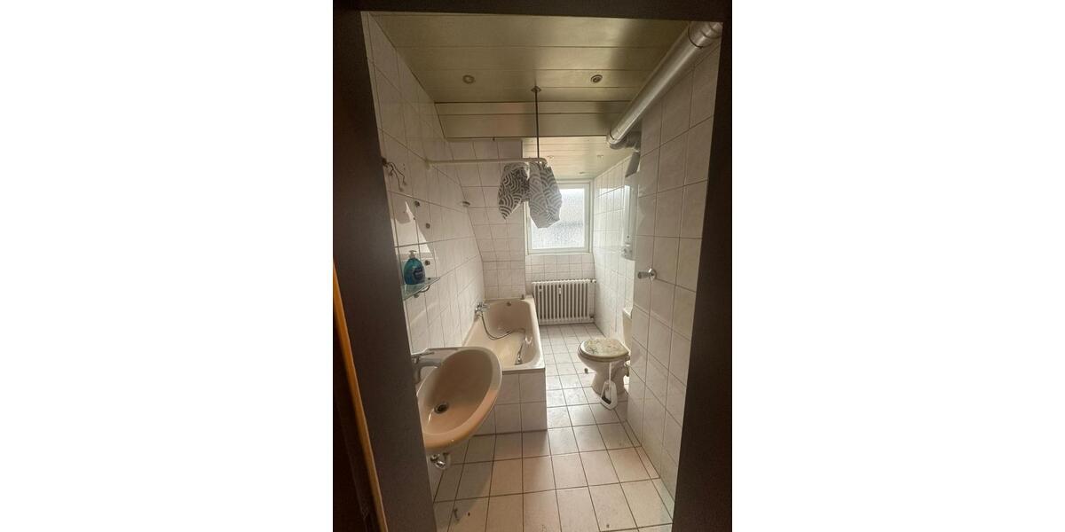 Dachgeschoßwohnung Gladbeck - 2.5 Zimmer, 60 m&sup2;, 480&euro; | Angebot:24522802