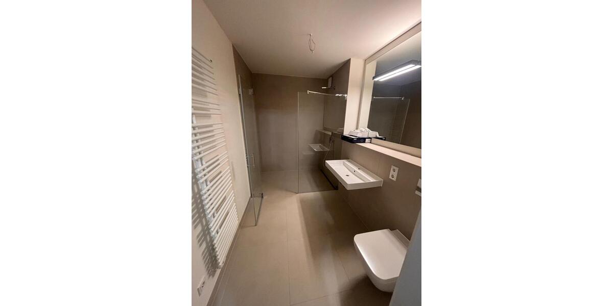 Etagenwohnung Düsseldorf Lörick - 2 Zimmer, 68 m&sup2;, 1.700&euro; | Angebot:25381651