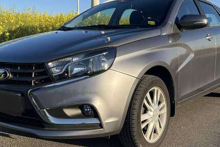 Lada Vesta 89.200 km 7.499 &euro; Issum 47661