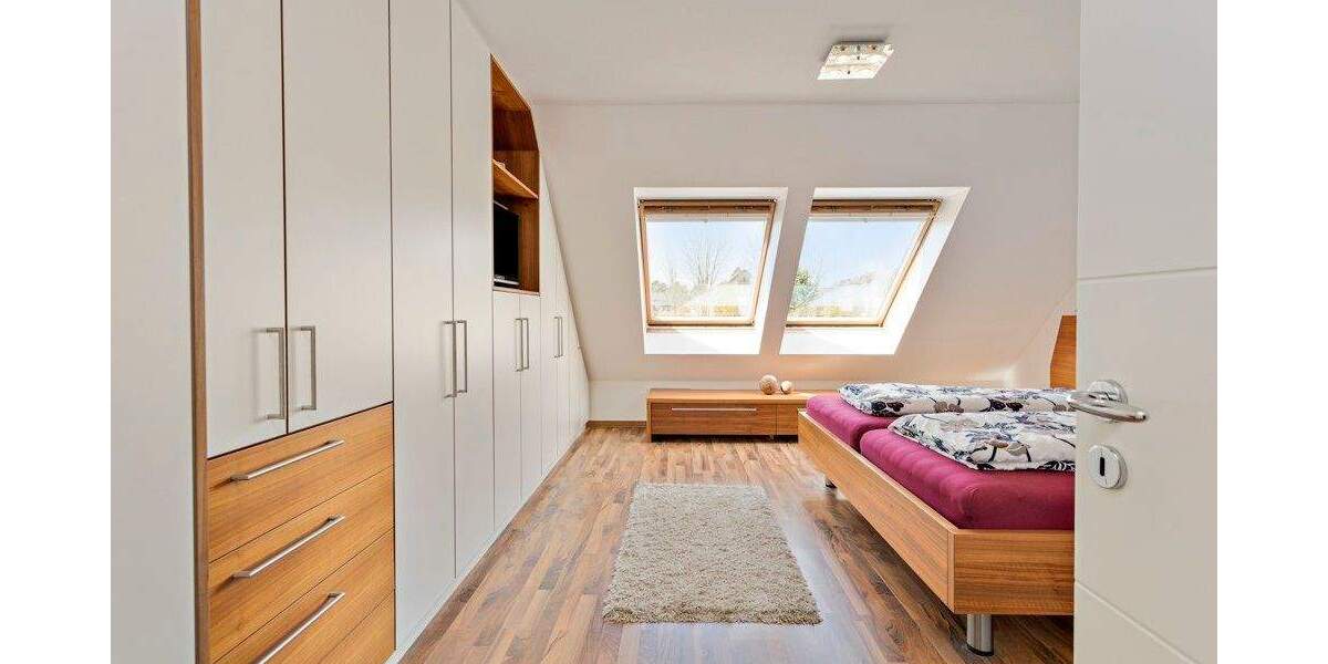 Reihenmittelhaus Düsseldorf Wittlaer - 4 Zimmer, 125 m&sup2;, 2.500&euro; | Angebot:25687751