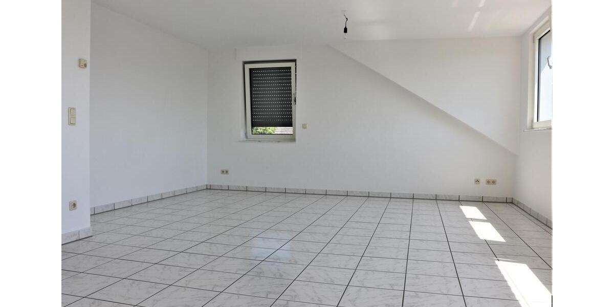Dachgeschoßwohnung Dinslaken Lohberg - 2.5 Zimmer, 76 m&sup2;, 730&euro; | Angebot:26633965
