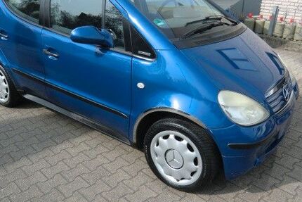 Mercedes-Benz A 160 145.819 km 1.350 &euro; Essen 45326
