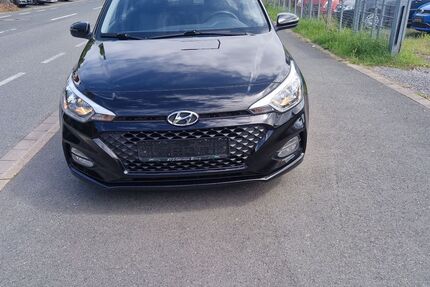 Hyundai i20 71.887 km 9.999 &euro; Düsseldorf 40549