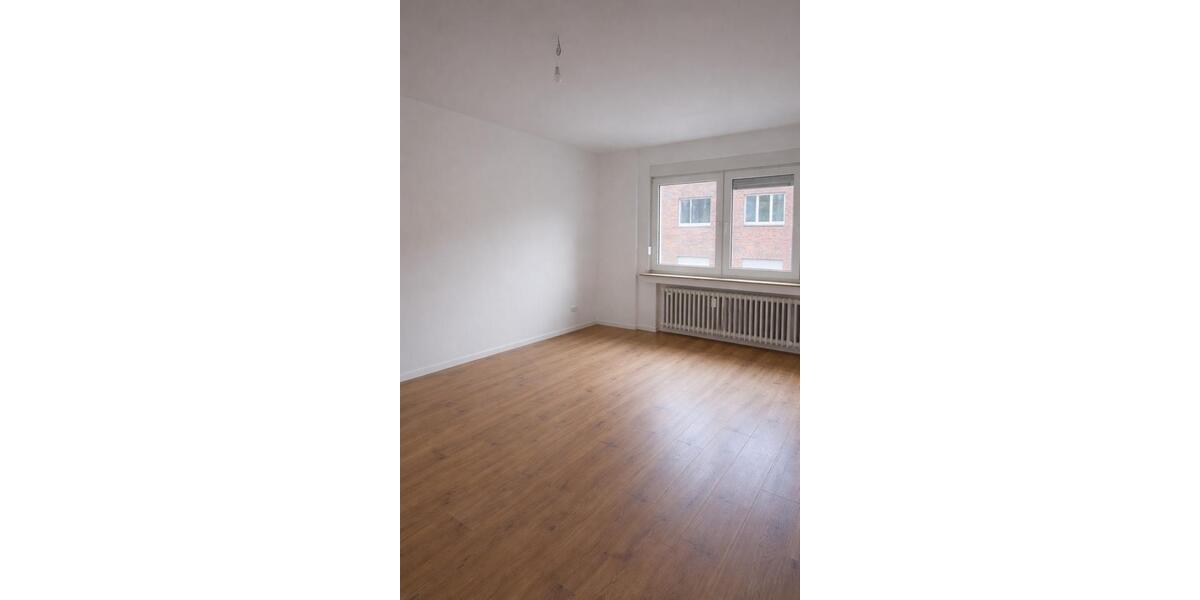 Etagenwohnung Duisburg - 2 Zimmer, 75 m&sup2;, 825&euro; | Angebot:25806782