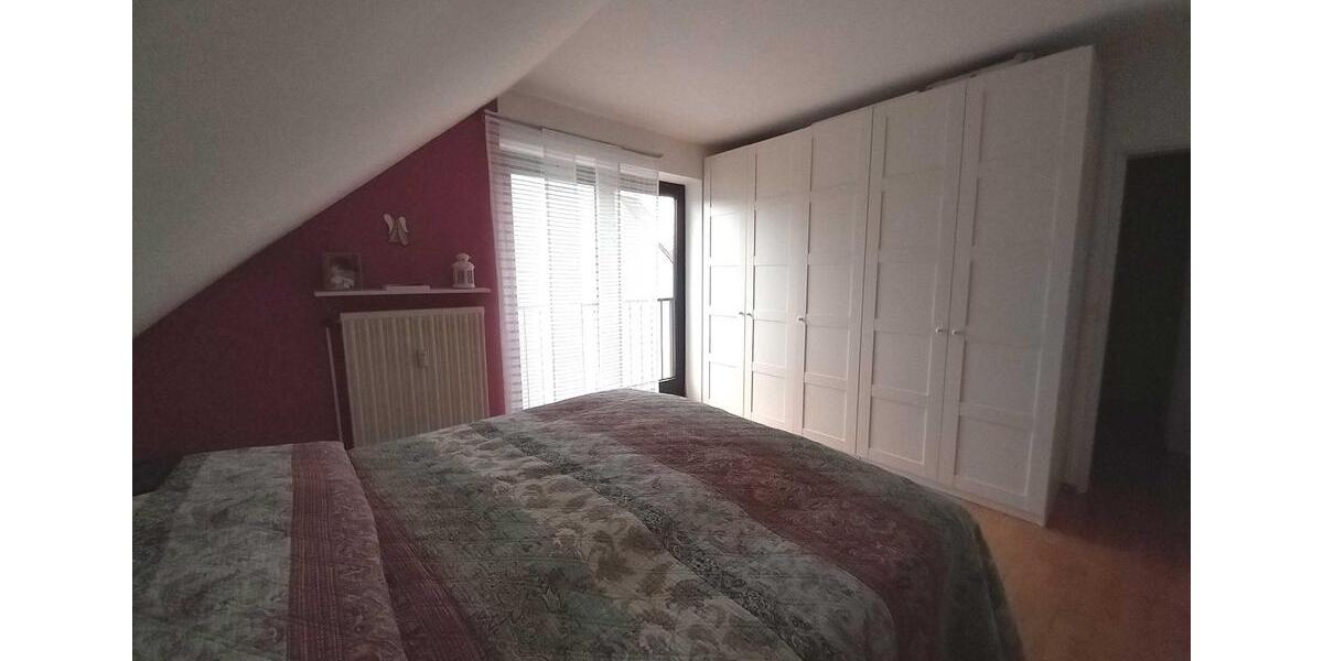 Dachgeschoßwohnung Essen Stadtbezirk V - 4.5 Zimmer, 92 m&sup2;, 210.000&euro; | Angebot:25238631