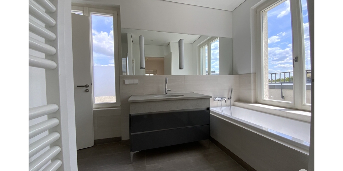 Wohnen in hochwertigem Ambiente mit internationalem Flair. Luxus-Penthouse Heinrich-Heine-Gärten - Einfamilienhaus Düsseldorf Heerdt | Angebot:26748838