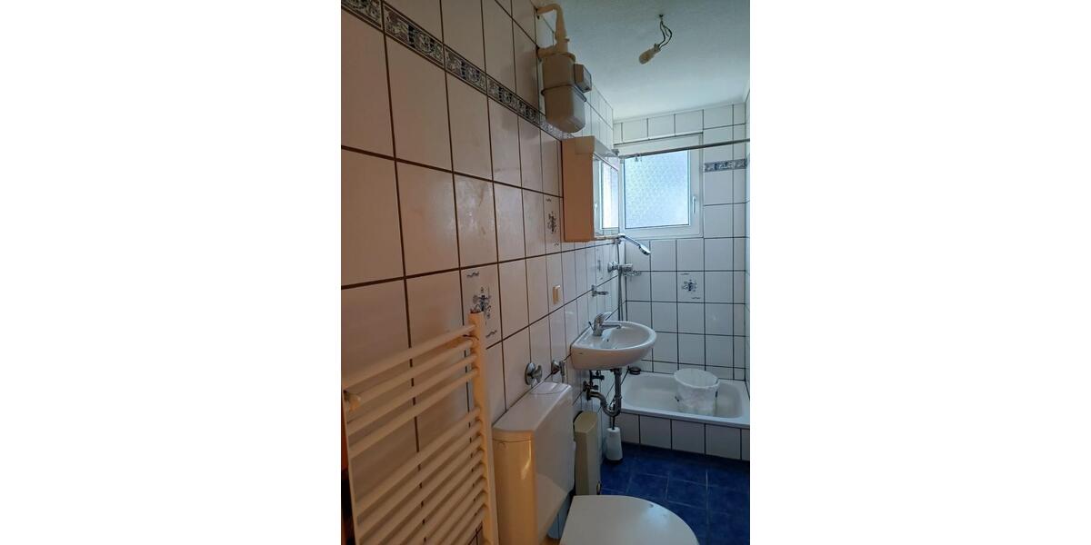 Dachgeschoßwohnung Essen Stadtbezirk V - 1 Zimmer, 35 m&sup2;, 250&euro; | Angebot:24676977