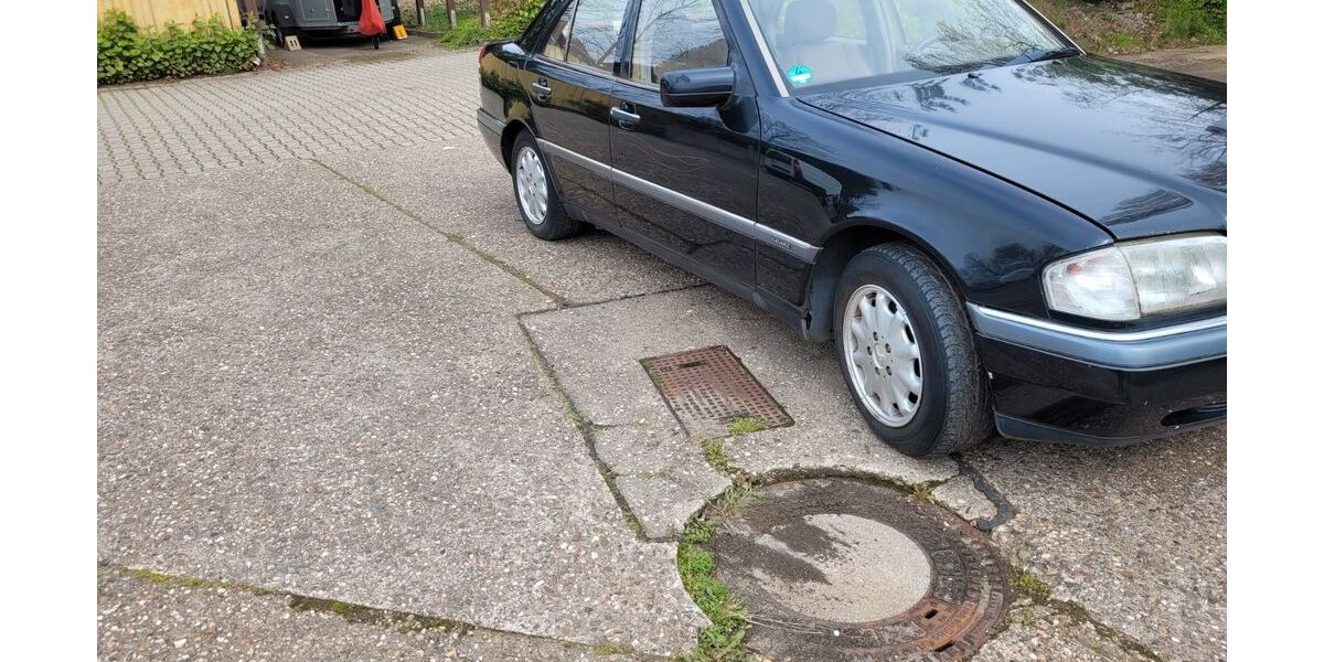 Mercedes-Benz C 180 331.000 km 1.950 &euro; Dinslaken 46539