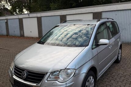 VW Touran 295.000 km 2.599 &euro; Wesel 46485