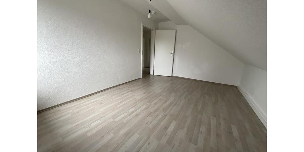 Dachgeschoßwohnung Essen Stadtbezirk IV - 2 Zimmer, 48 m&sup2;, 409&euro; | Angebot:25463389