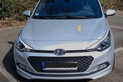 Hyundai i20 48.150 km 9.900 &euro; Oberhausen 46149