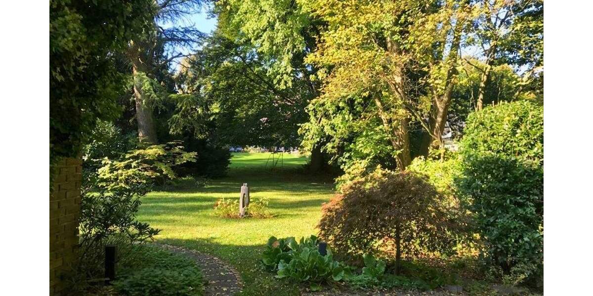 Bungalow Krefeld Bockum - 6 Zimmer, 205 m&sup2;, 1.395.000&euro; | Angebot:25695258