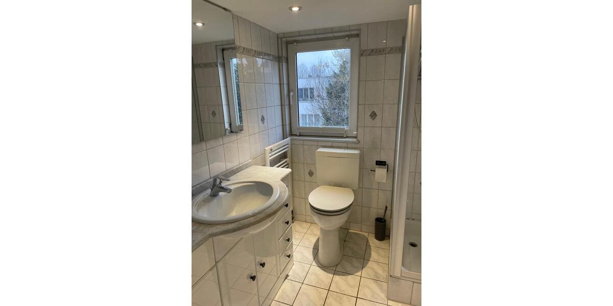 Dachgeschoßwohnung Essen Stadtbezirk III - 3 Zimmer, 55 m&sup2;, 590&euro; | Angebot:25811924