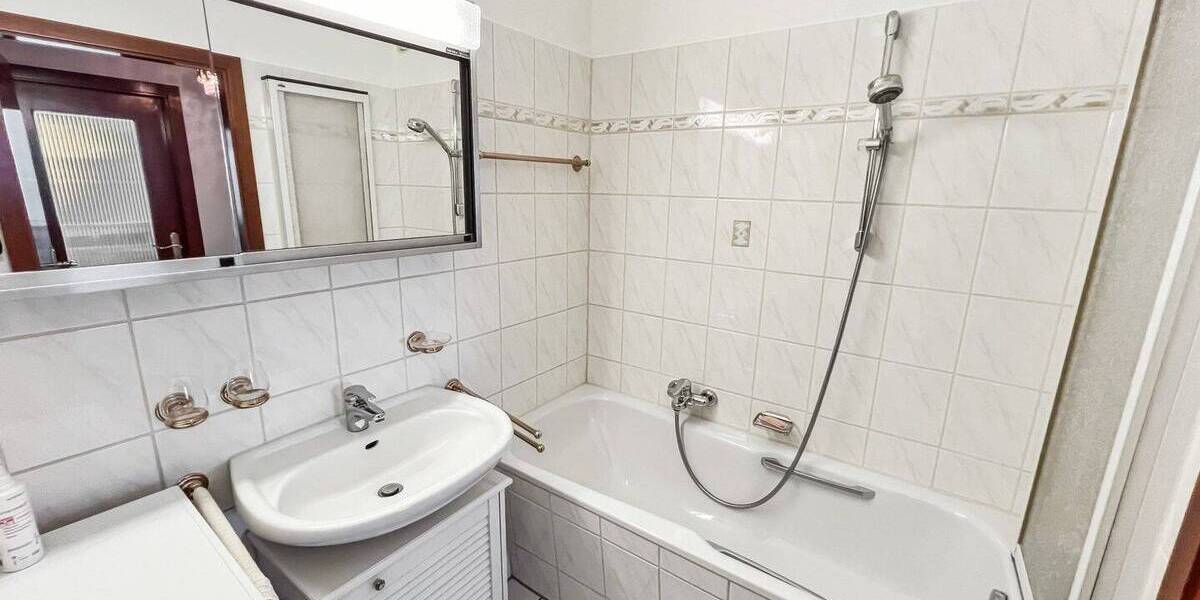 Etagenwohnung Ratingen West - 3 Zimmer, 89 m&sup2;, 229.000&euro; | Angebot:25686032