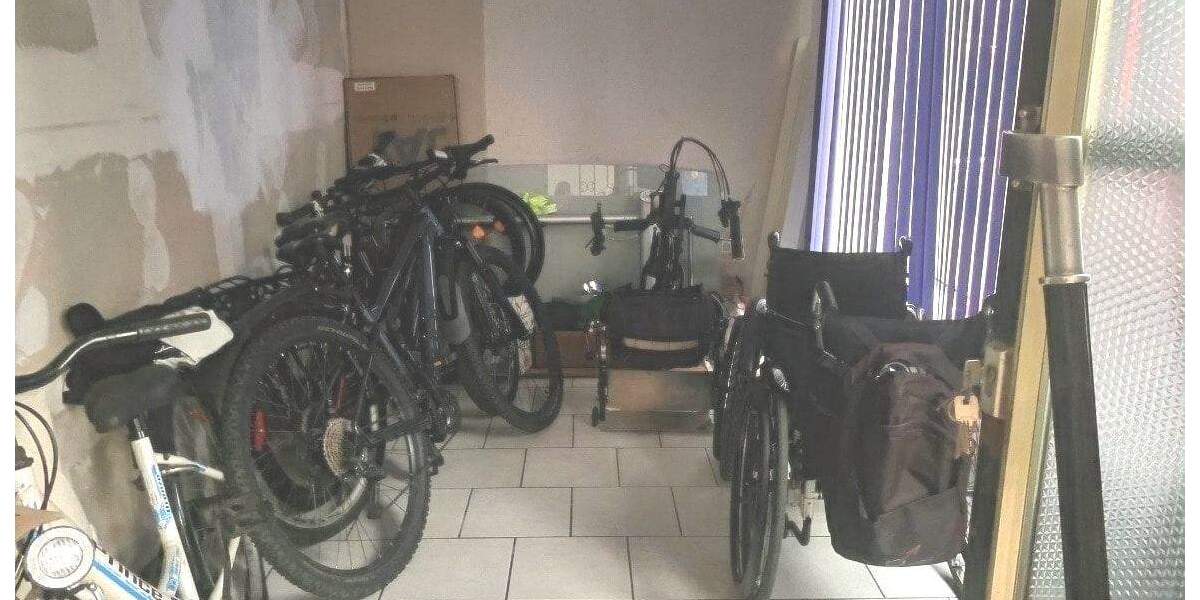 Mehrfamilienhaus, Wohnhaus Krefeld Stadtmitte - 5 Zimmer, 140 m&sup2;, 249.000&euro; | Angebot:25776323