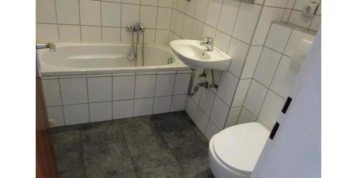 Etagenwohnung Düsseldorf Stadtbezirk 6 - 1 Zimmer, 42 m&sup2;, 570&euro; | Angebot:25874315