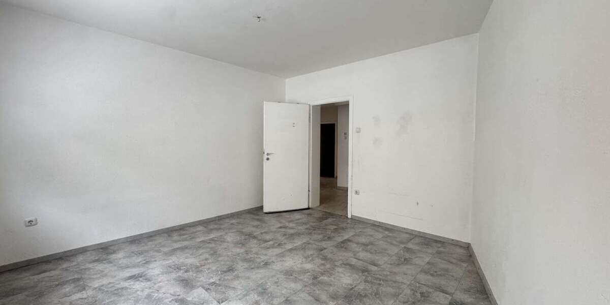 Helle 3,5-Zimmer-Wohnung mit Garage, Kellerraum und Dachboden-Stauraum - Erdgeschoßwohnung Essen Stadtbezirk III | Angebot:26691538