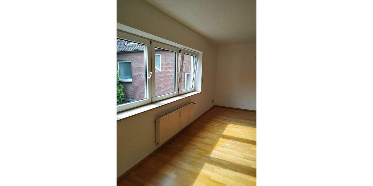 Etagenwohnung Krefeld Hüls - 2 Zimmer, 74 m&sup2;, 850&euro; | Angebot:25760379