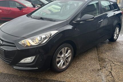 Hyundai i30 145.000 km 5.650 &euro; Neuss 41469