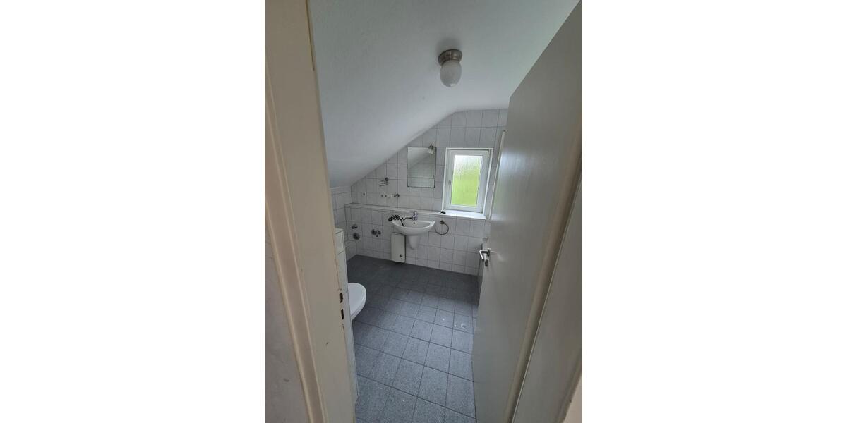 Dachgeschoßwohnung Dinslaken Lohberg - 3.5 Zimmer, 67 m&sup2;, 770&euro; | Angebot:26603542