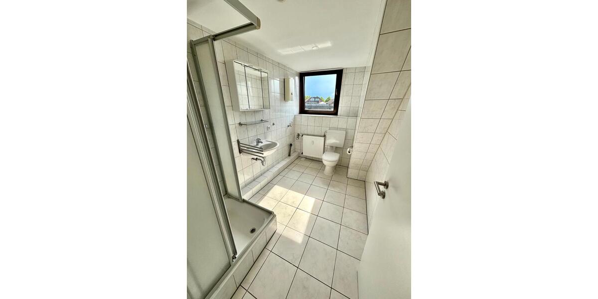 Dachgeschoßwohnung Krefeld - 3 Zimmer, 58 m&sup2;, 680&euro; | Angebot:26613564