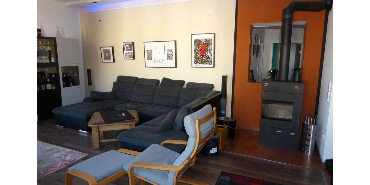 Etagenwohnung Duisburg Mittelmeiderich - 4 Zimmer, 125 m&sup2;, 1.150&euro; | Angebot:26621370