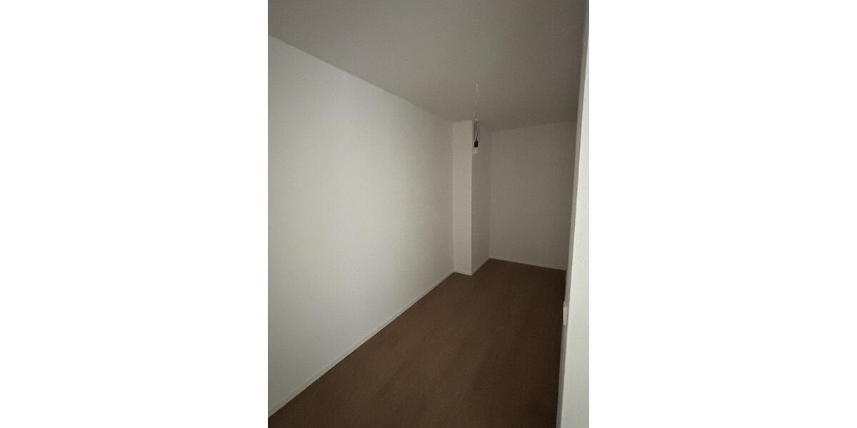 Etagenwohnung Neuss - 4 Zimmer, 122 m&sup2;, 1.766&euro; | Angebot:24330475