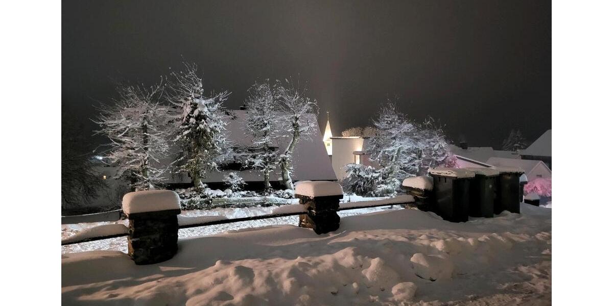 Einfamilienhaus Krefeld Gellep-Stratum - 10 Zimmer, 250 m&sup2;, 1.700&euro; | Angebot:25313036