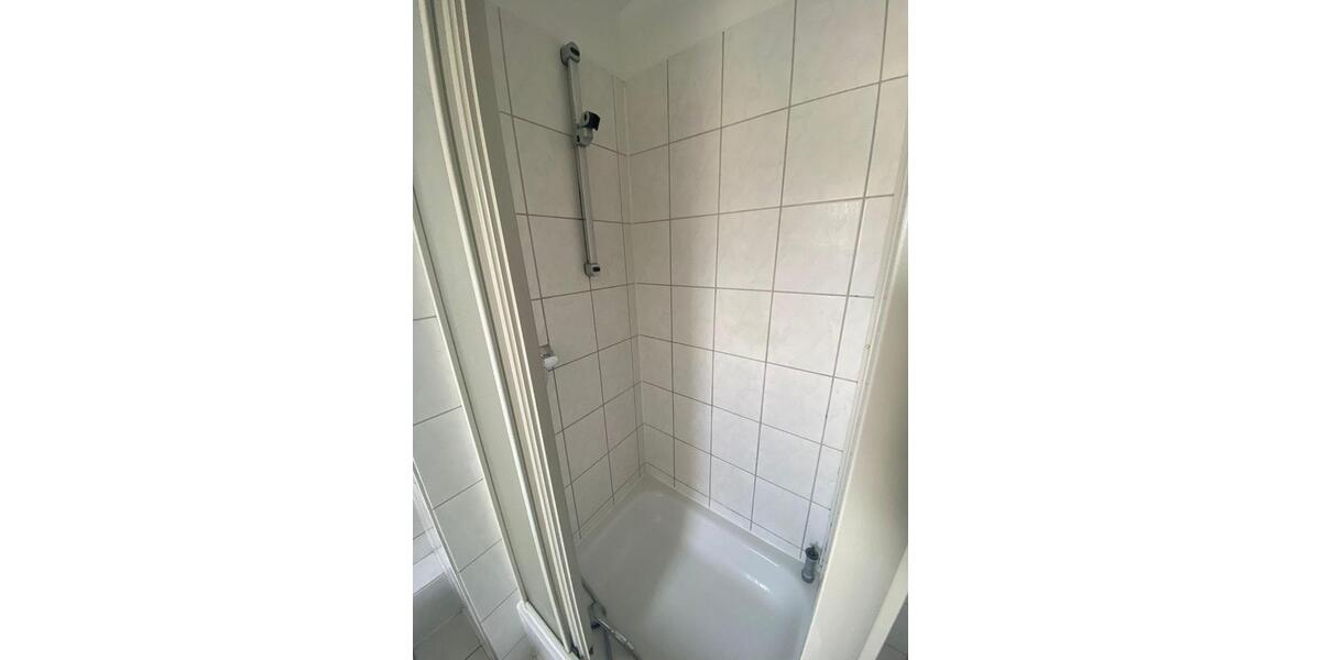 Dachgeschoßwohnung Duisburg Duisburg-Mitte - 2 Zimmer, 65 m&sup2;, 450&euro; | Angebot:25052498